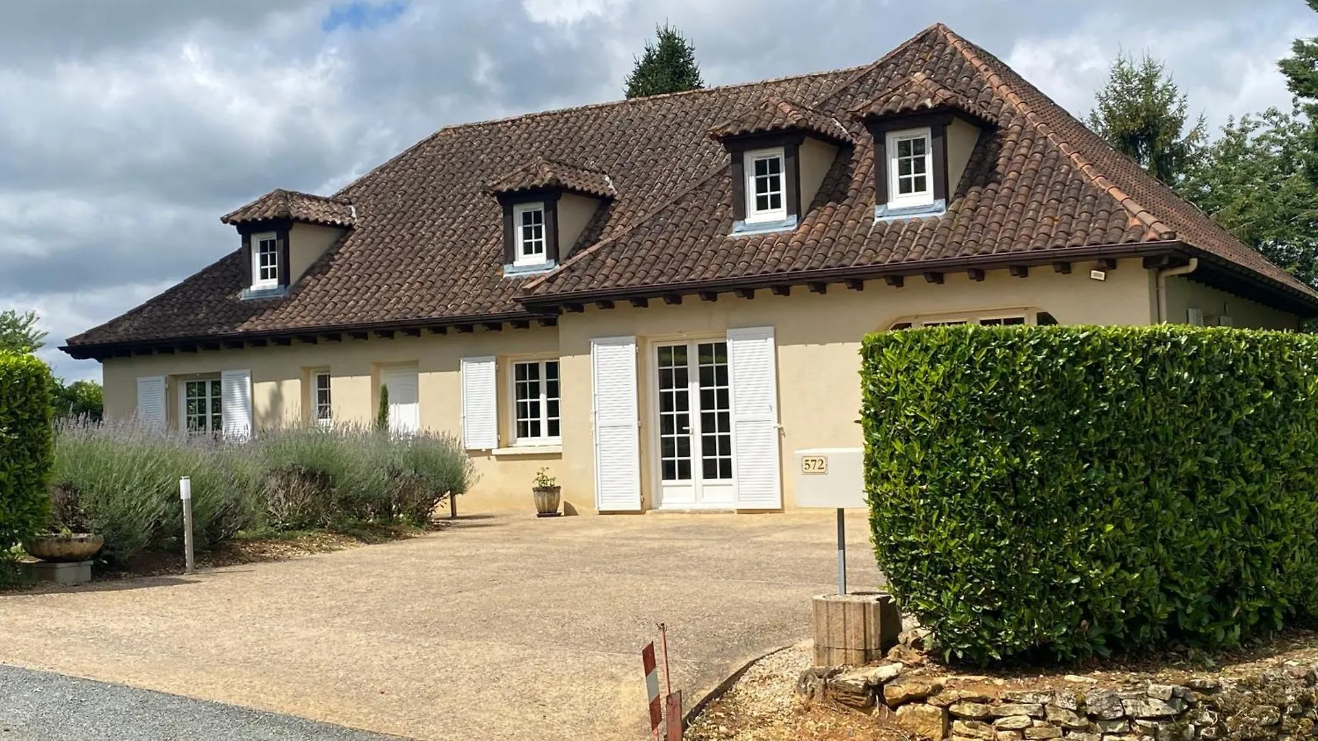 Villa Bellevue Villeseque 0*,